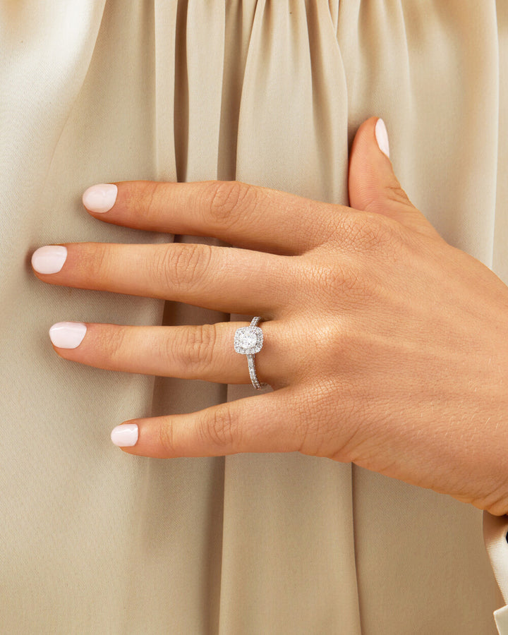 Engagement Ring With 0.95 Carat TW Of Laboratory-Grown Diamonds